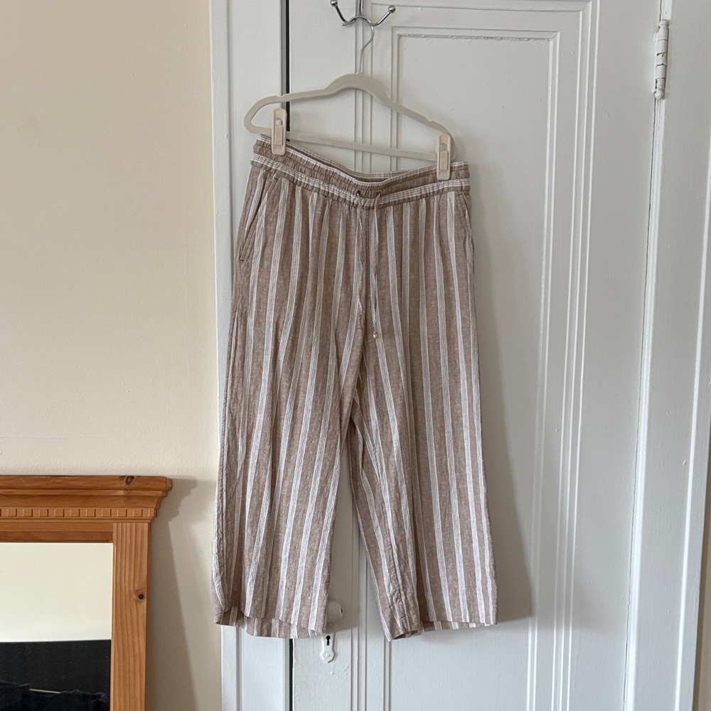 Banana Republic Casual Linen Blend Vertical-Strip Wide Leg Pants in Tan & White